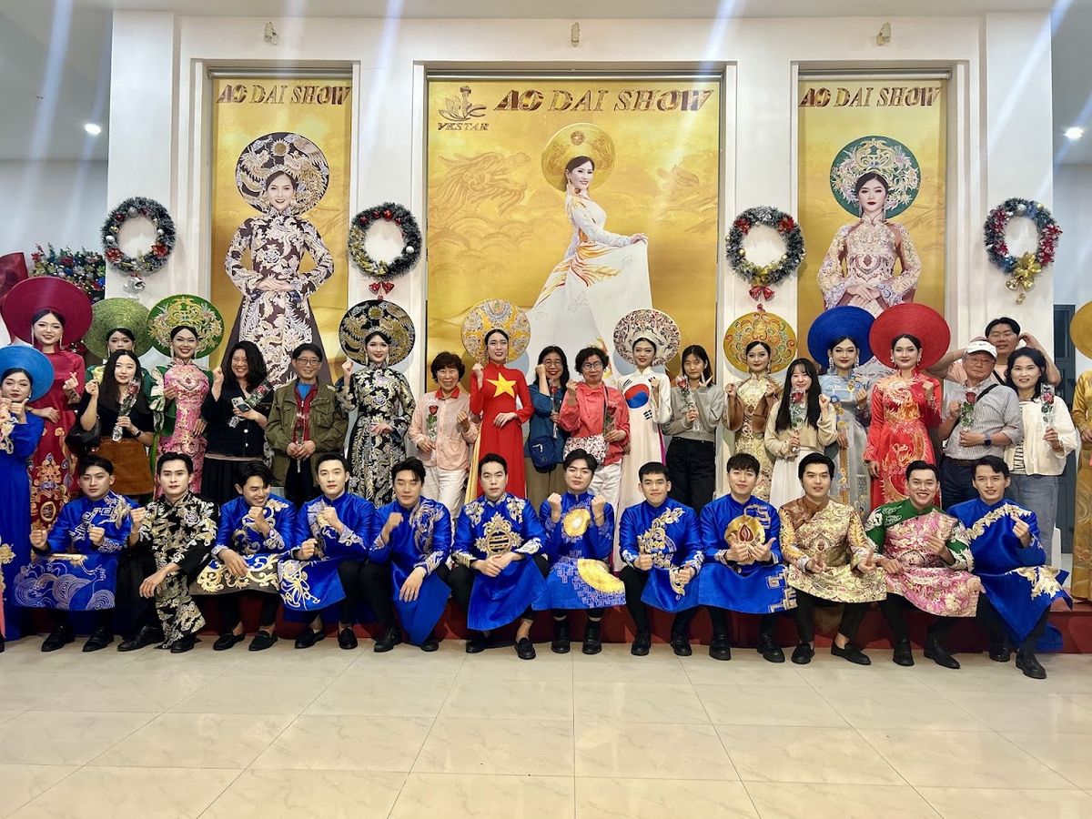 AO DAI SHOW DA NANG photo 4