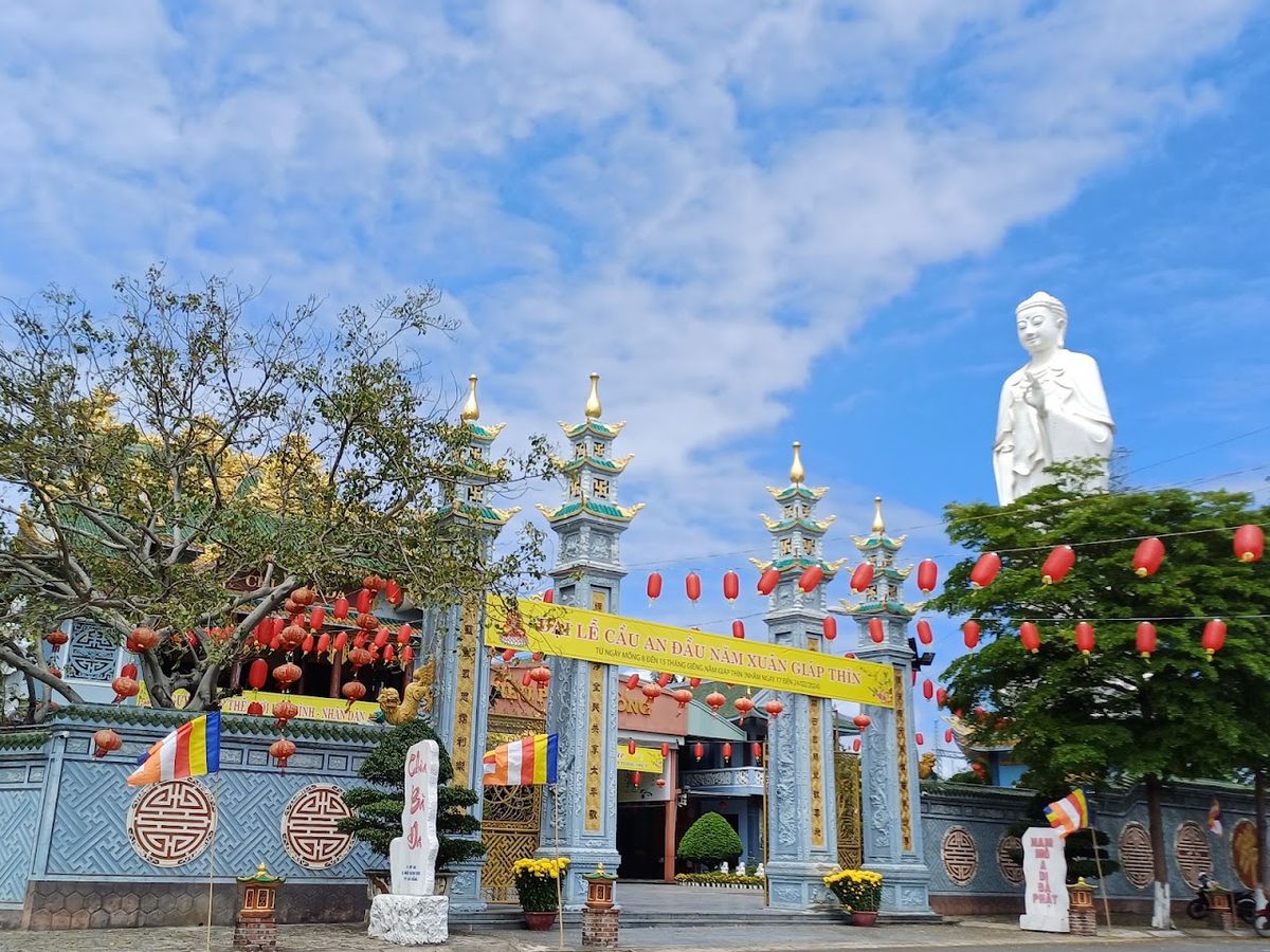 Ba Da Pagoda photo 3