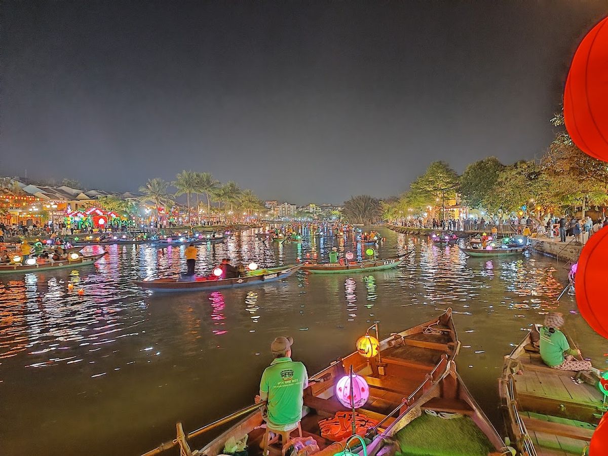 Lantern boat ride photo 2