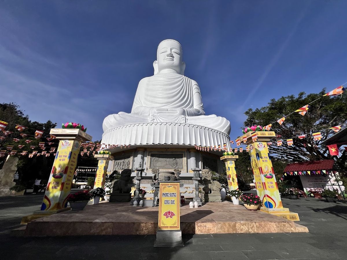 Shakyamuni Buddha Statue, Da Nang