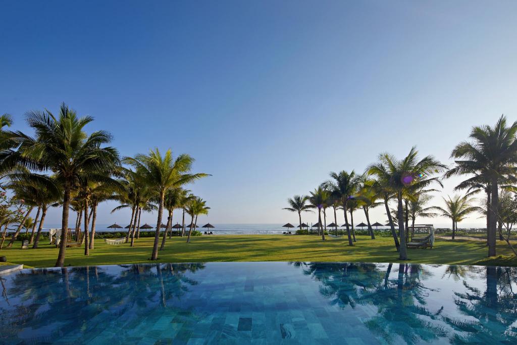 Wyndham Royal Beachfront Resort & Spa Danang — photo 5