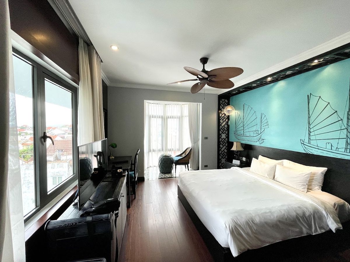 Anio Boutique Hotel Hoian pool and grounds in Hoi An Old Town