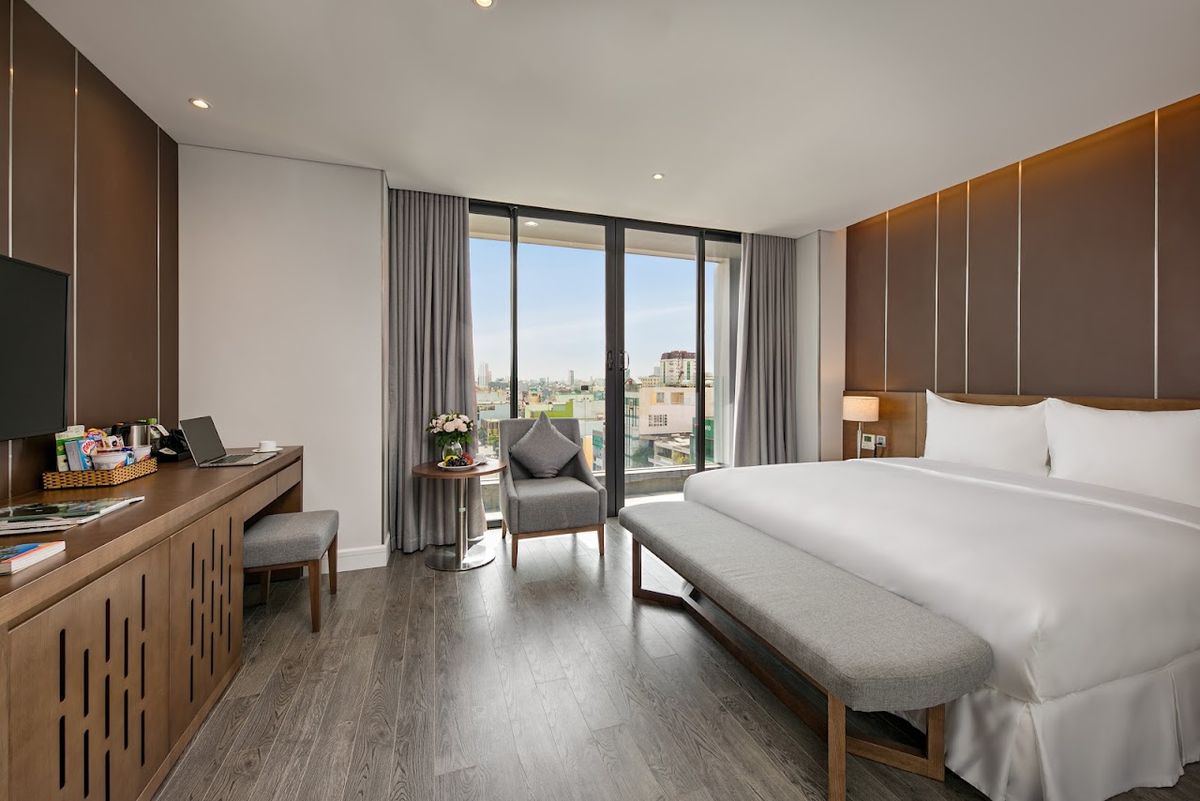 AVORA Boutique Hotel pool and grounds in Da Nang City Centre