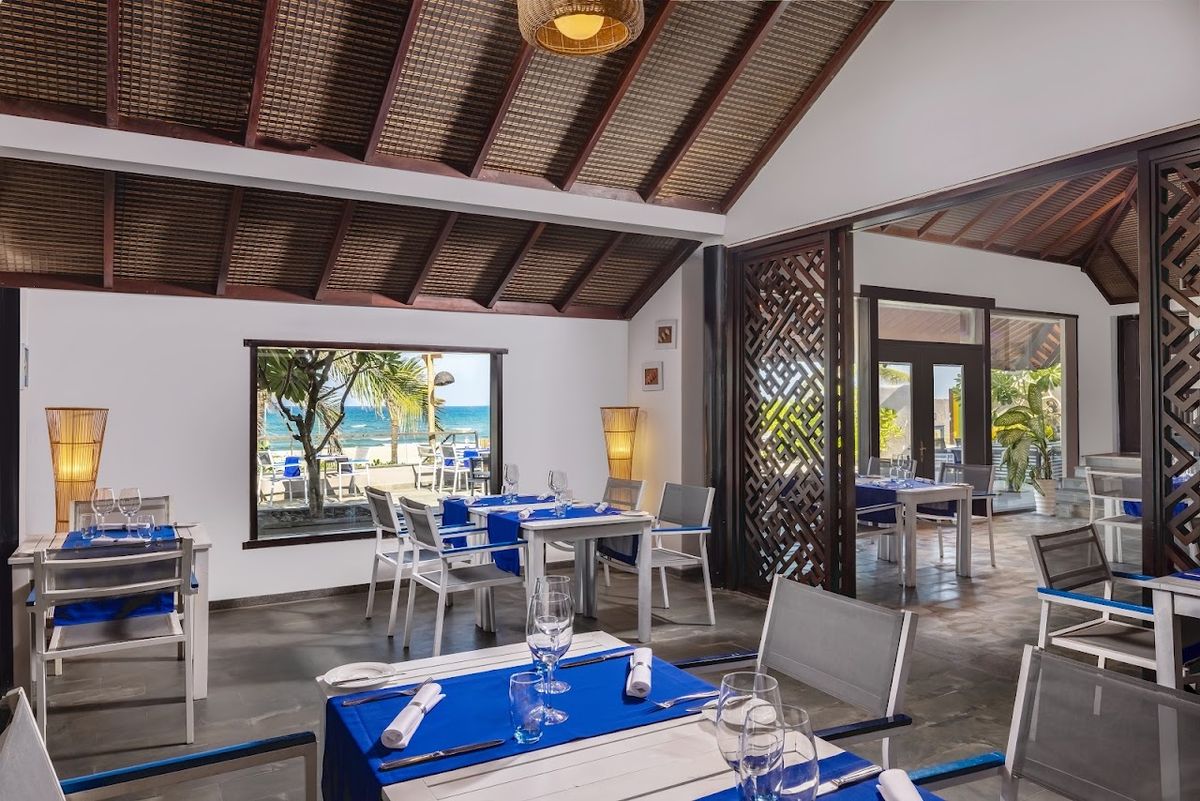 Cape Nao Beach Club - Melia Danang Beach Resort room interior in Non Nuoc