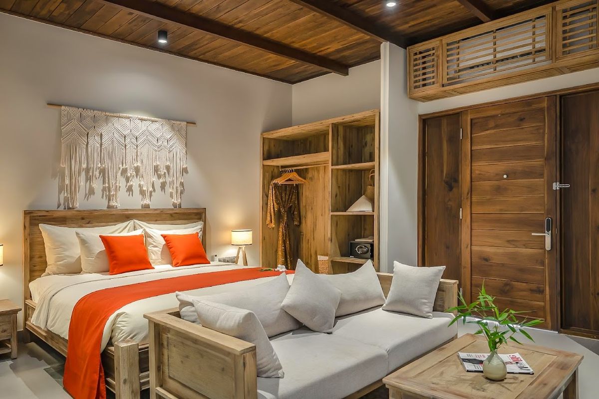 Crown Retreat Resort Quy Nhon pool and grounds in Hoi An Old Town