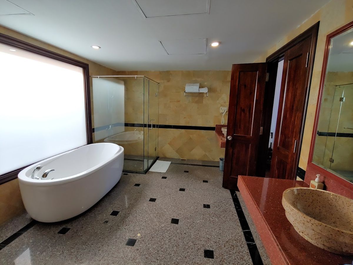 Diamond Bay Resort & Spa in Nha Trang City facilities in Hoi An Old Town