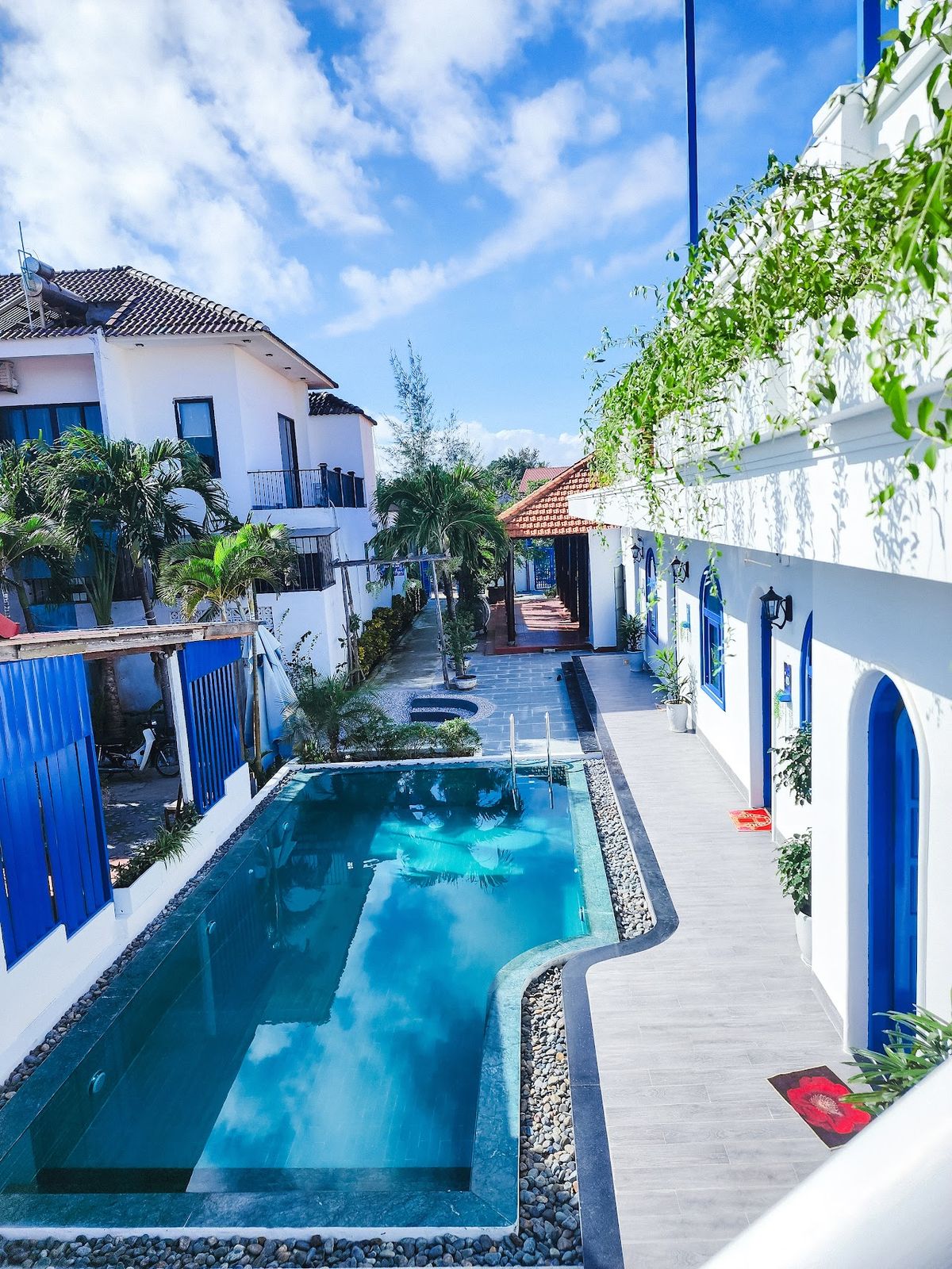 Dragon Sea Homestay exterior in An Bang Beach