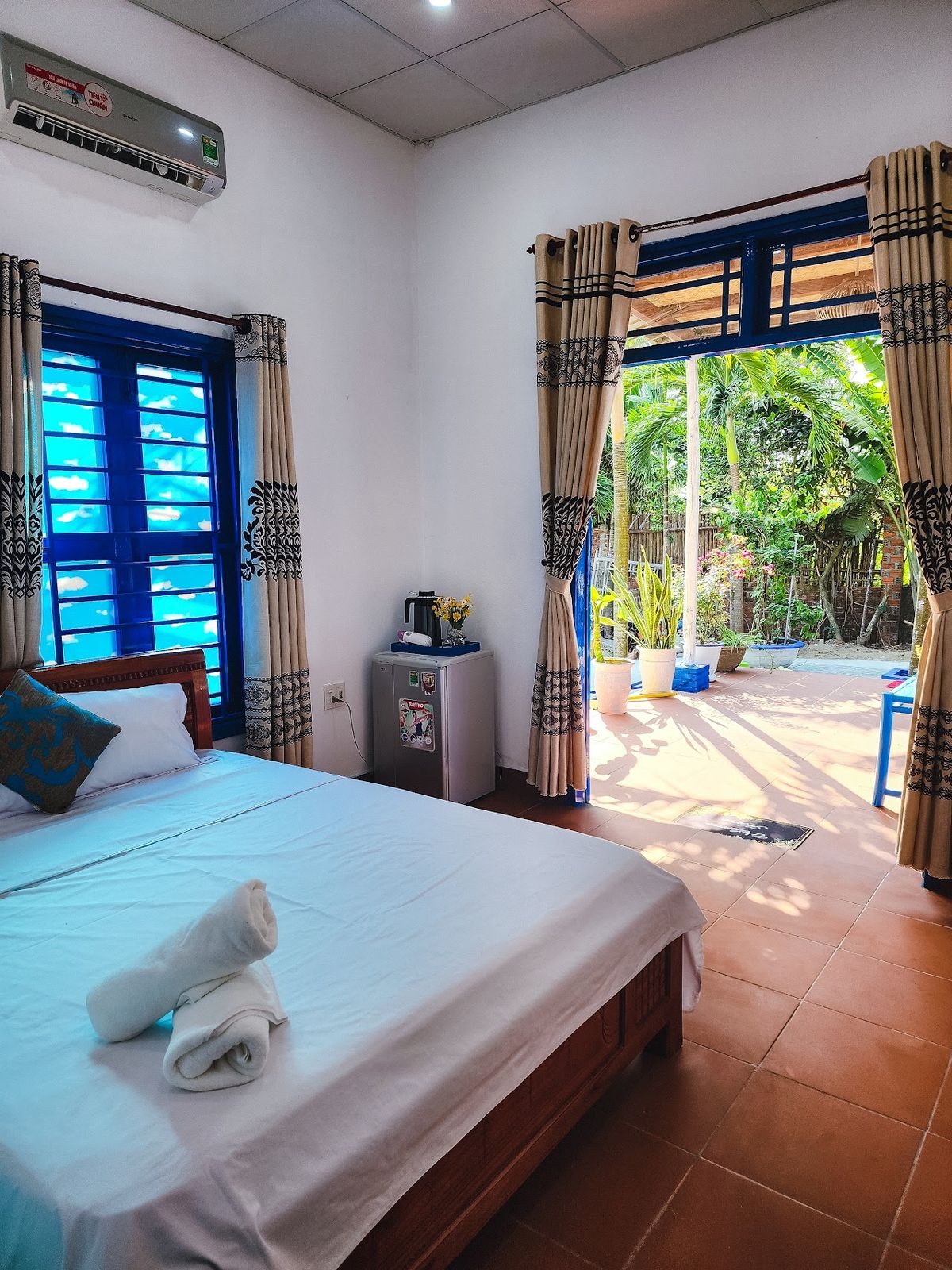 Dragon Sea Homestay pool and grounds in An Bang Beach
