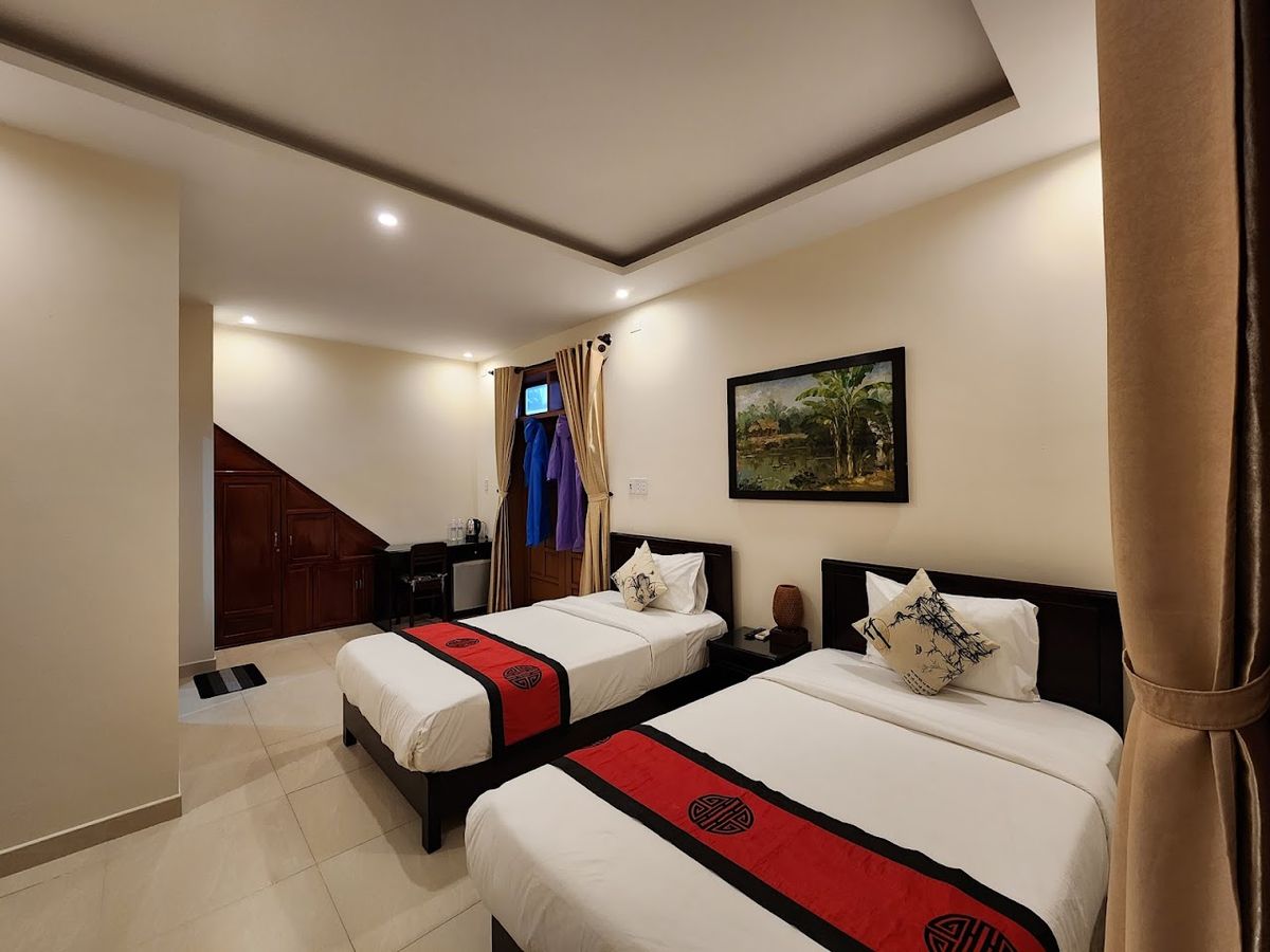Herbal Tea Villa Homestay pool and grounds in Hoi An Old Town
