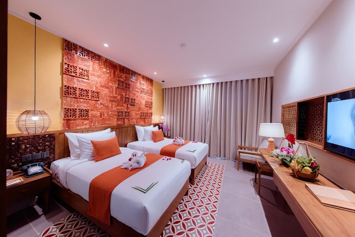 Little Gem Hoi An Boutique Hotel & Spa pool and grounds in Hoi An Old Town