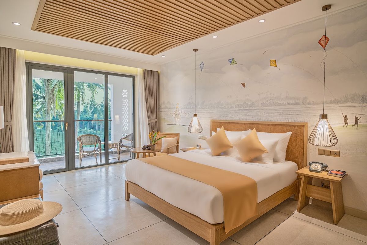 Little Oasis . An Eco Friendly Hotel & Spa pool and grounds in Hoi An Old Town