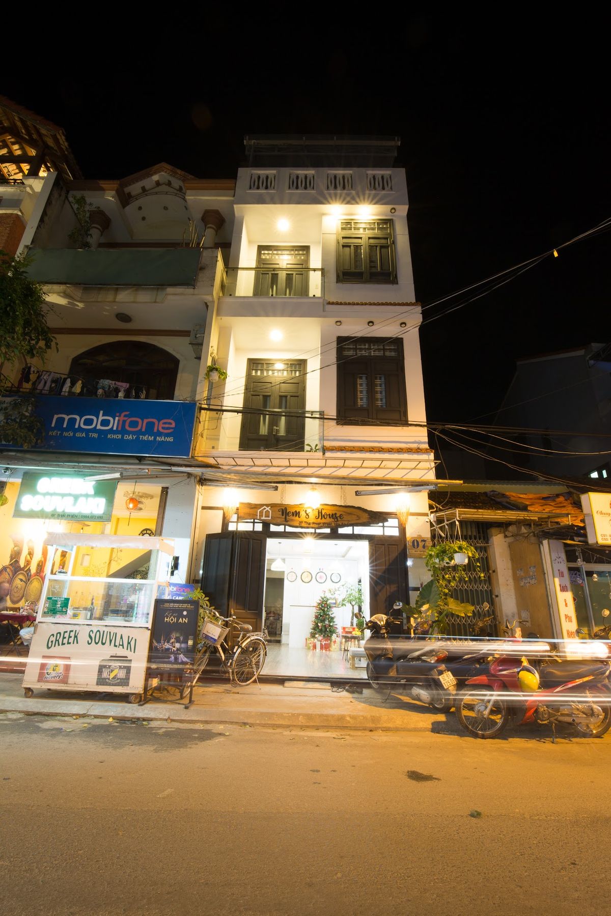 Nem’s House exterior in Hoi An Old Town