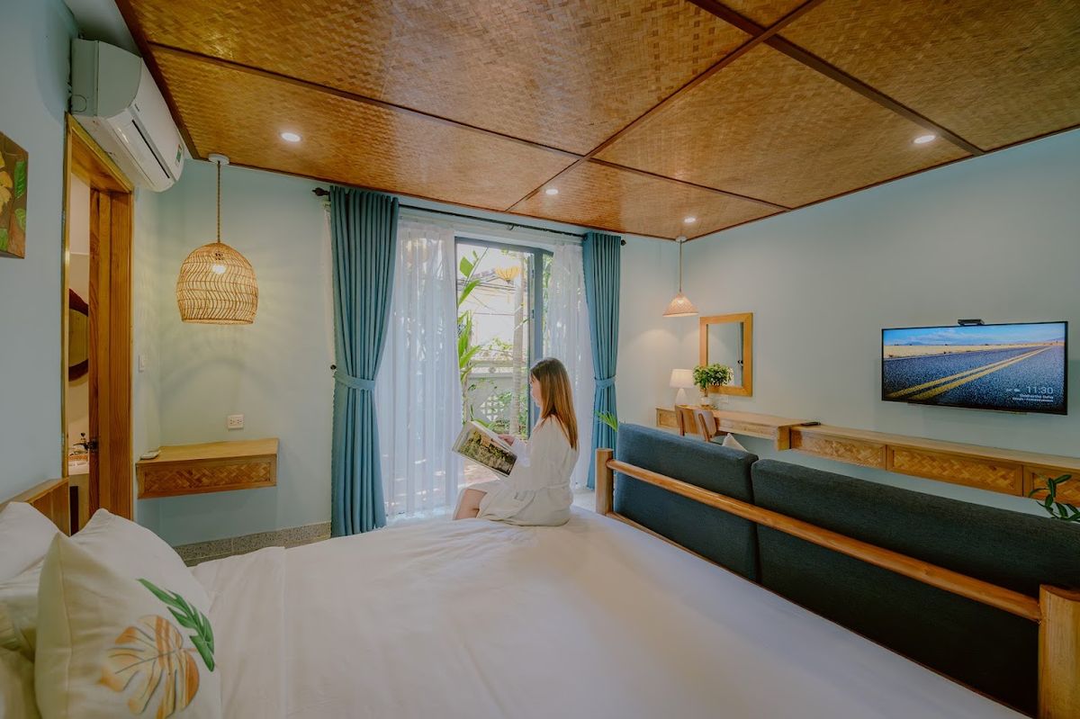 Villa De Campagne Hoi An- Boutique homestay with pool and family soul pool and grounds in Cua Dai
